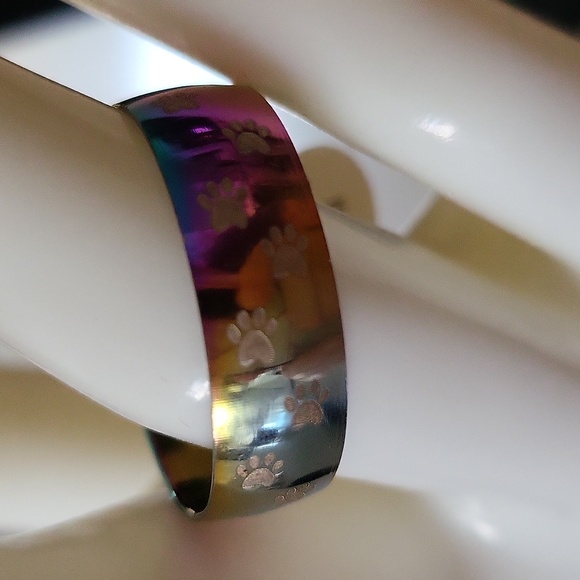 NWOT Pawprints Ring - Picture 2 of 4